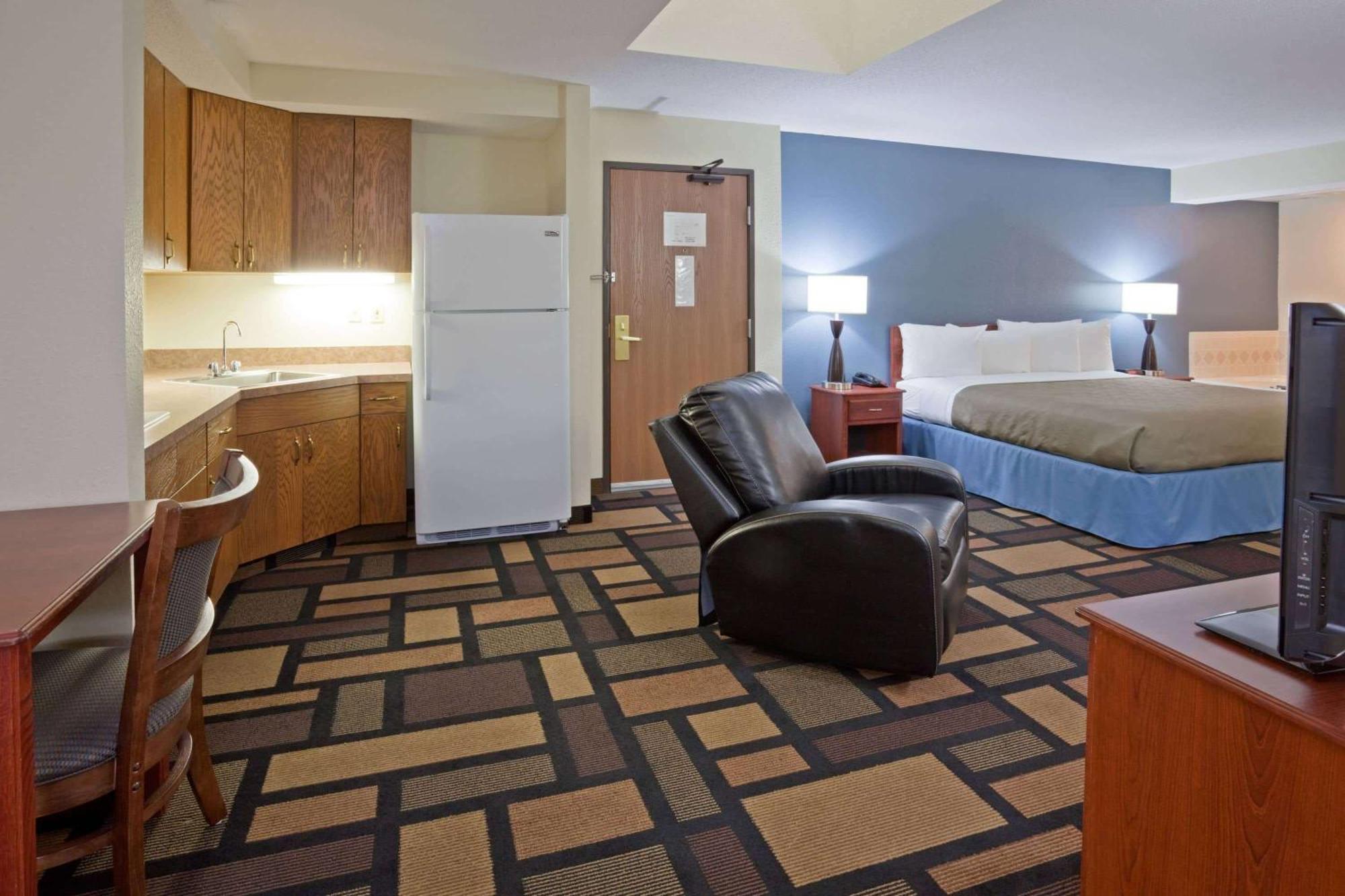 Americinn By Wyndham Austin Exterior photo