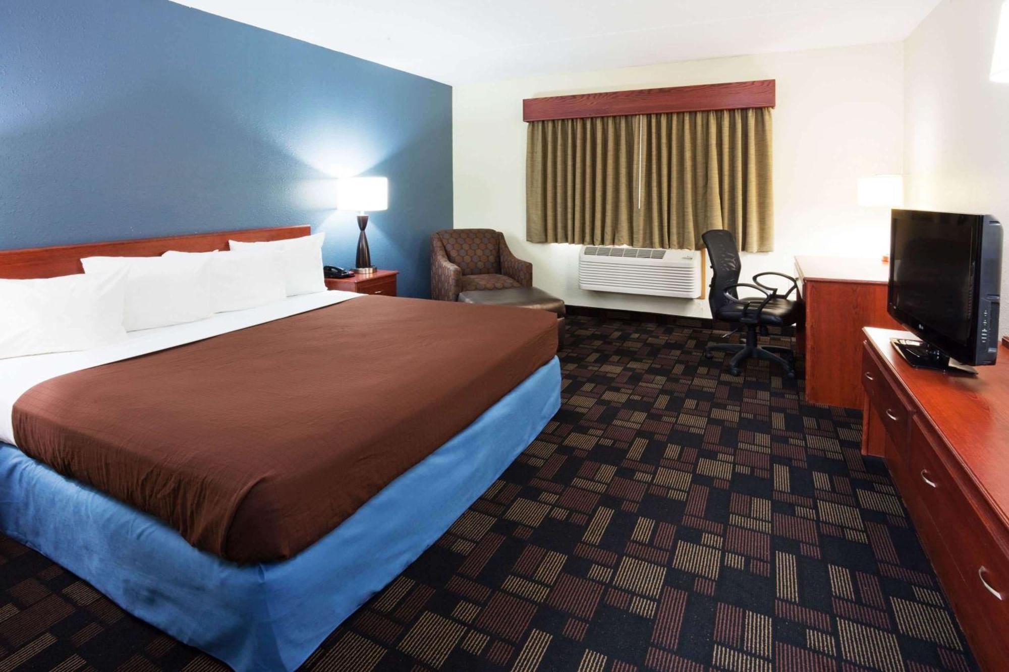 Americinn By Wyndham Austin Exterior photo