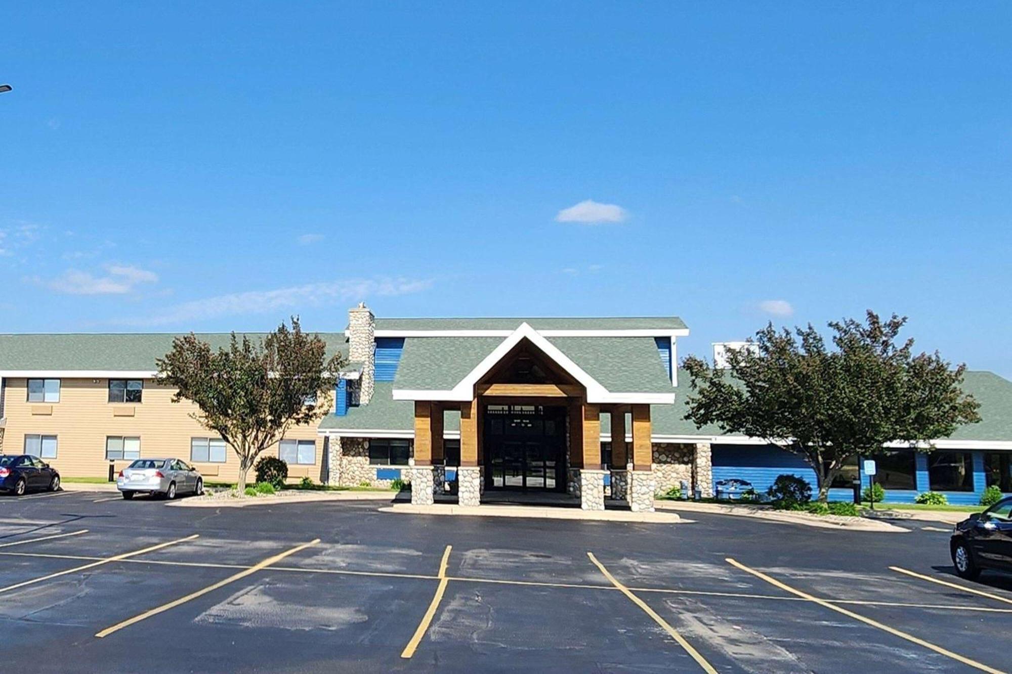 Americinn By Wyndham Austin Exterior photo